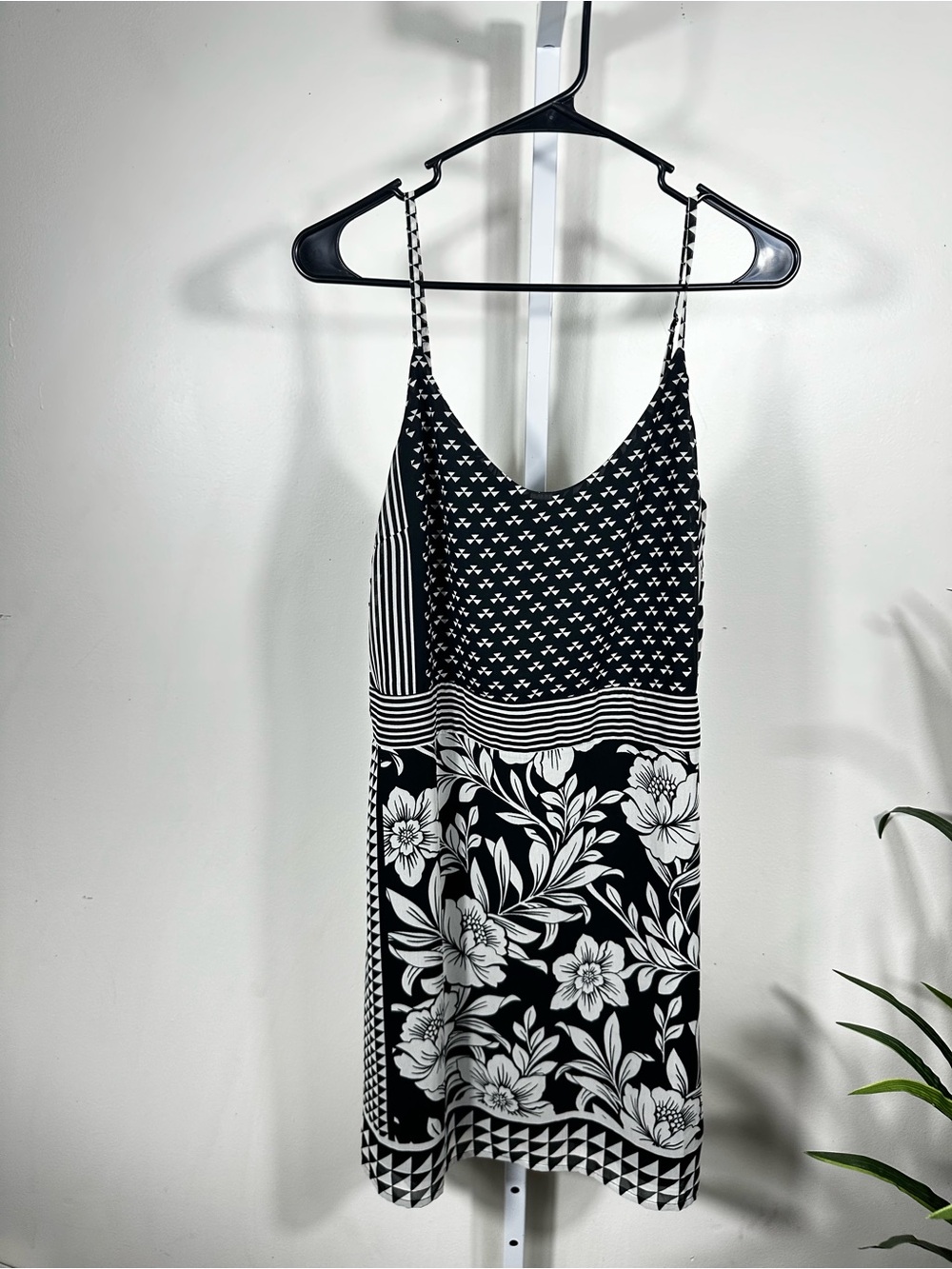 G52. Vero Moda Black & White Bold Mixed-Pattern Slip Mini Dress